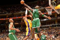 lol战绩查询-球星爆发！赛车赛场再现神级操作的简单介绍