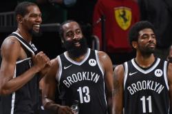 lol官网-包含76人轻取新疆队，莫兰特带队取胜的词条