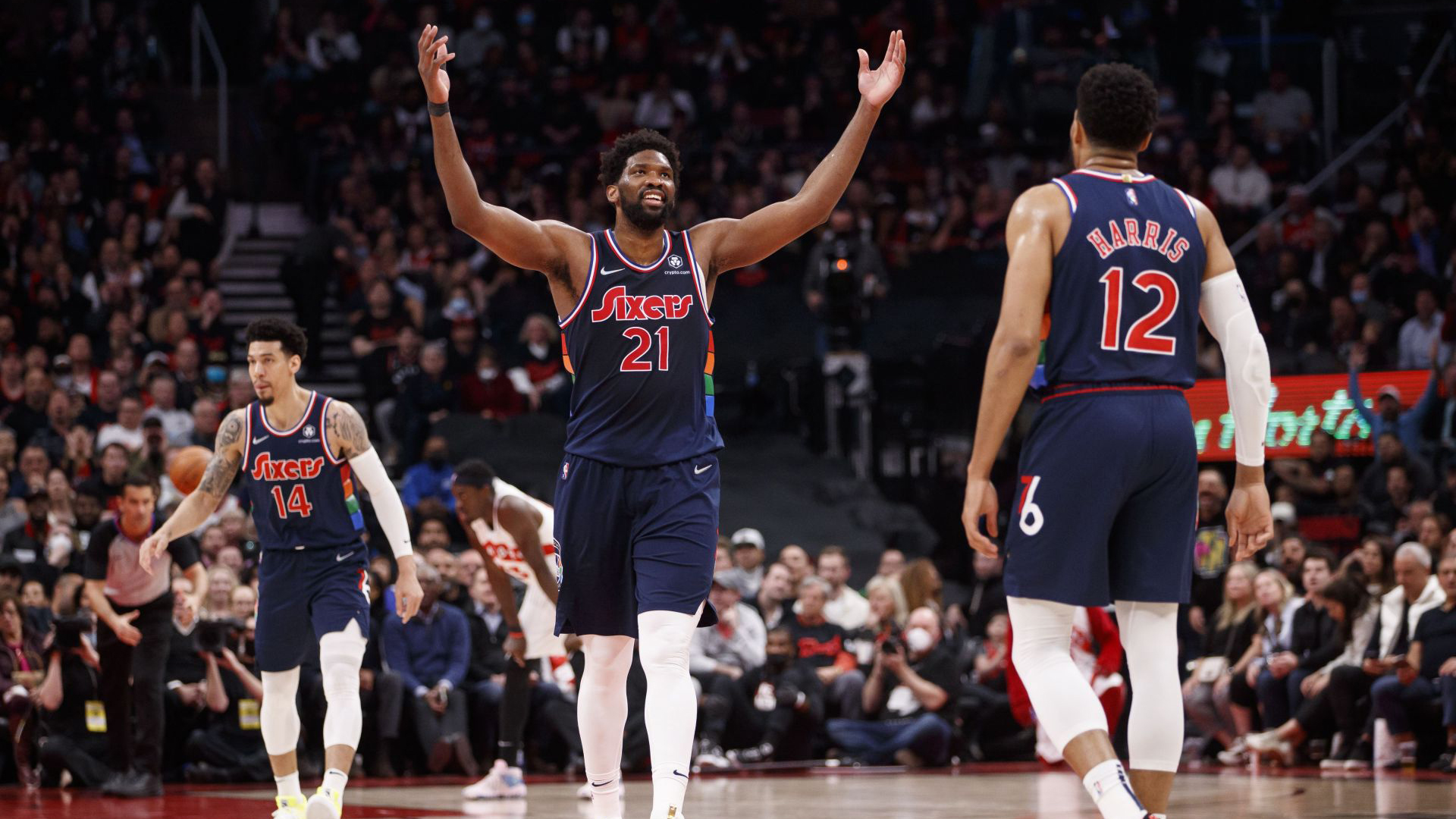 包含76人轻取新疆队，莫兰特带队取胜的词条