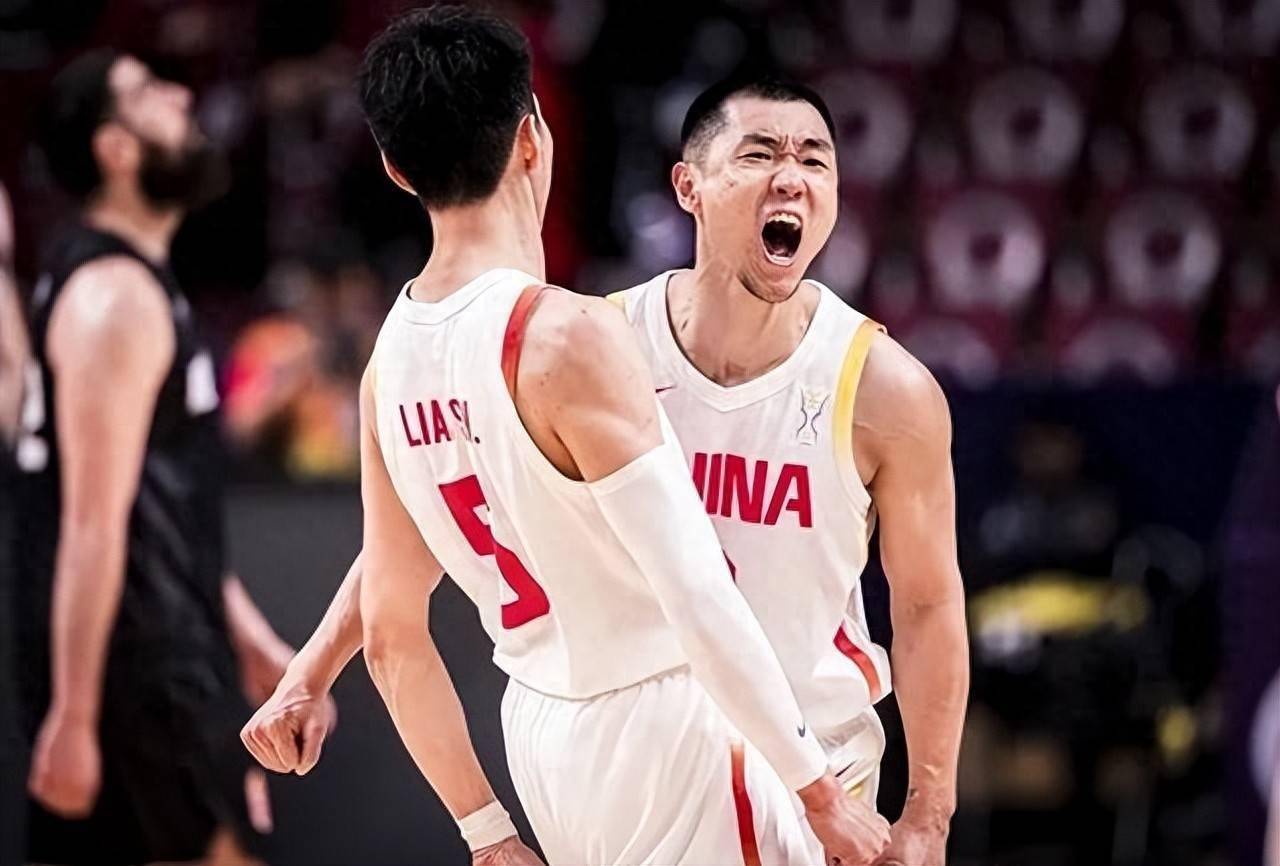 北京队翻盘热火，高诗岩高光表现